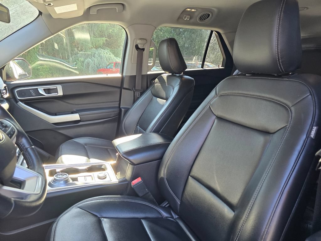 Used 2020 Ford Explorer XLT w/ Equipment Group 202A AWD/4WD image 10