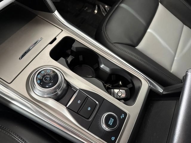 Used 2022 Ford Explorer XLT w/ Equipment Group 202A AWD/4WD image 24