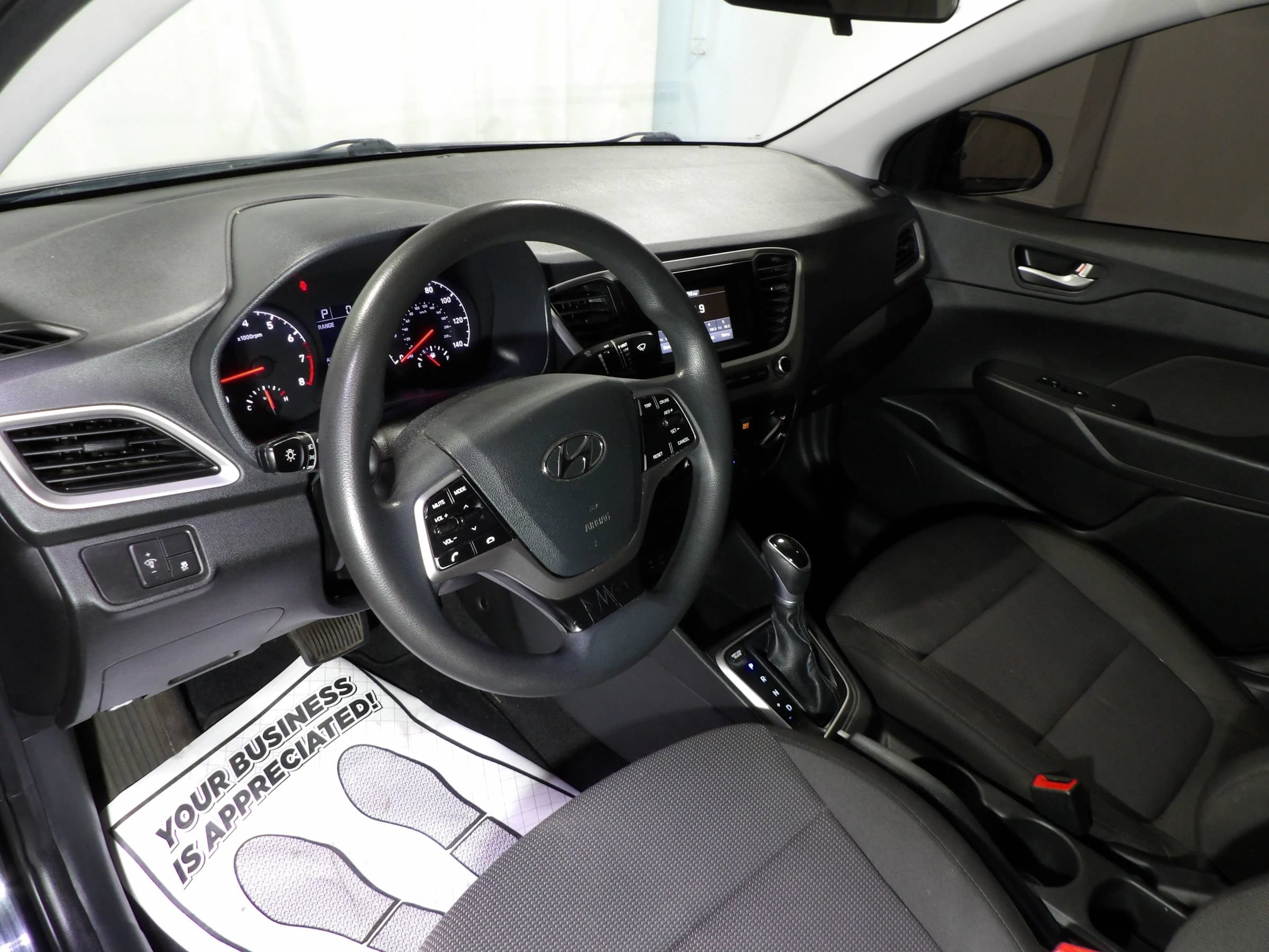 Used 2021 Hyundai Accent SE FWD image 9