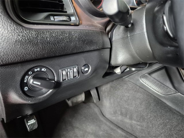 Used 2023 Dodge Challenger SXT image 19