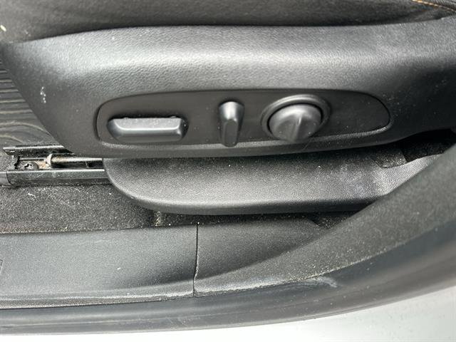 Used 2020 Chevrolet Equinox LT w/ Driver Convenience Package image 37