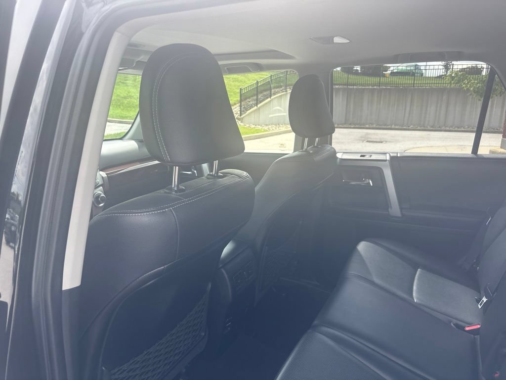 Used 2017 Toyota 4Runner Limited AWD/4WD image 18