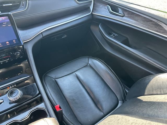 Used 2023 Jeep Grand Cherokee L Limited AWD/4WD image 27