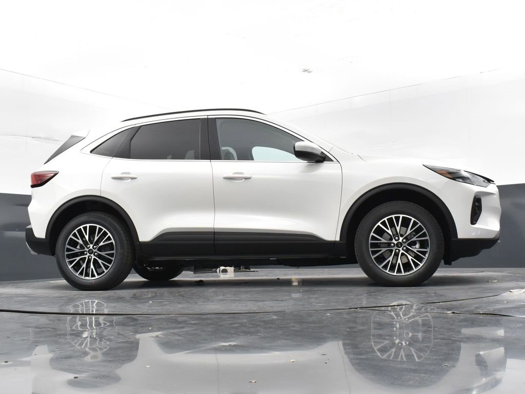 New 2025 Ford Escape SE image 31