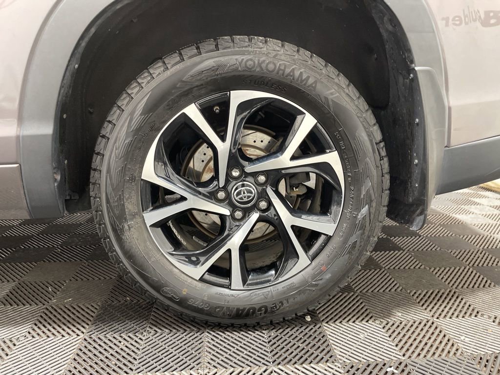 Used 2015 Toyota Highlander XLE image 28