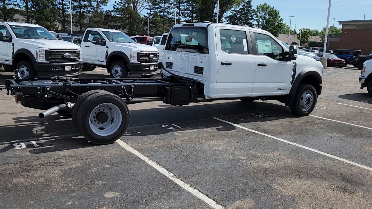 New 2025 Ford F550 4x4 Crew Cab image 11