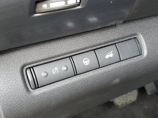 Used 2025 Nissan Pathfinder SL AWD/4WD image 8