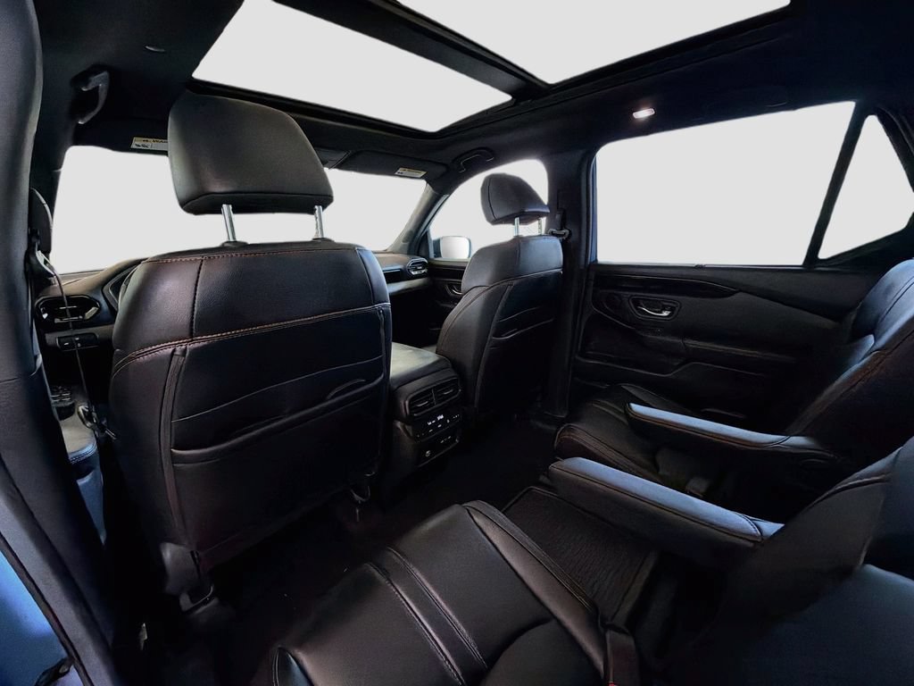 Used 2025 Honda Pilot TrailSport image 25