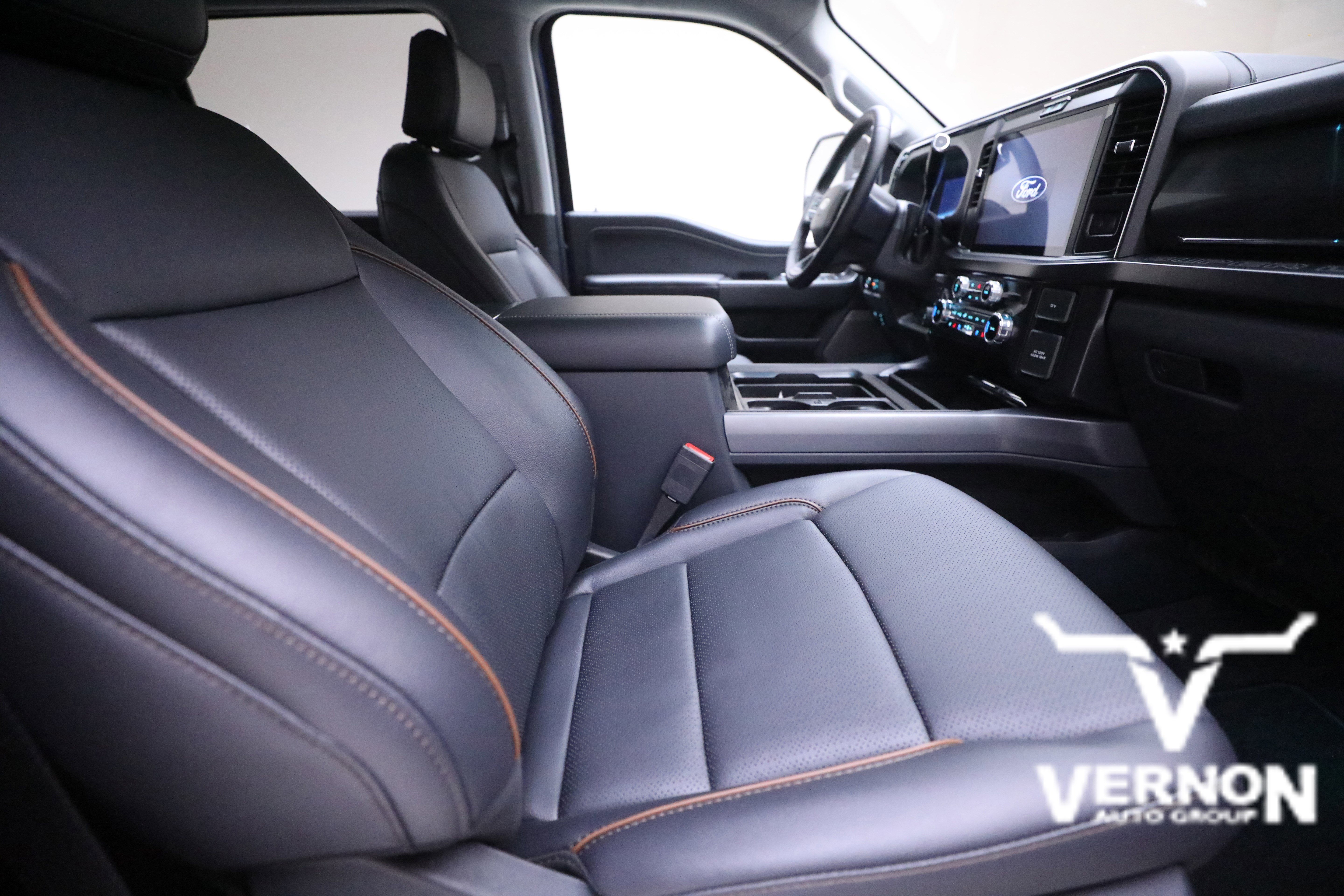 New 2026 Ford F250 Lariat w/ Black Appearance Package image 11