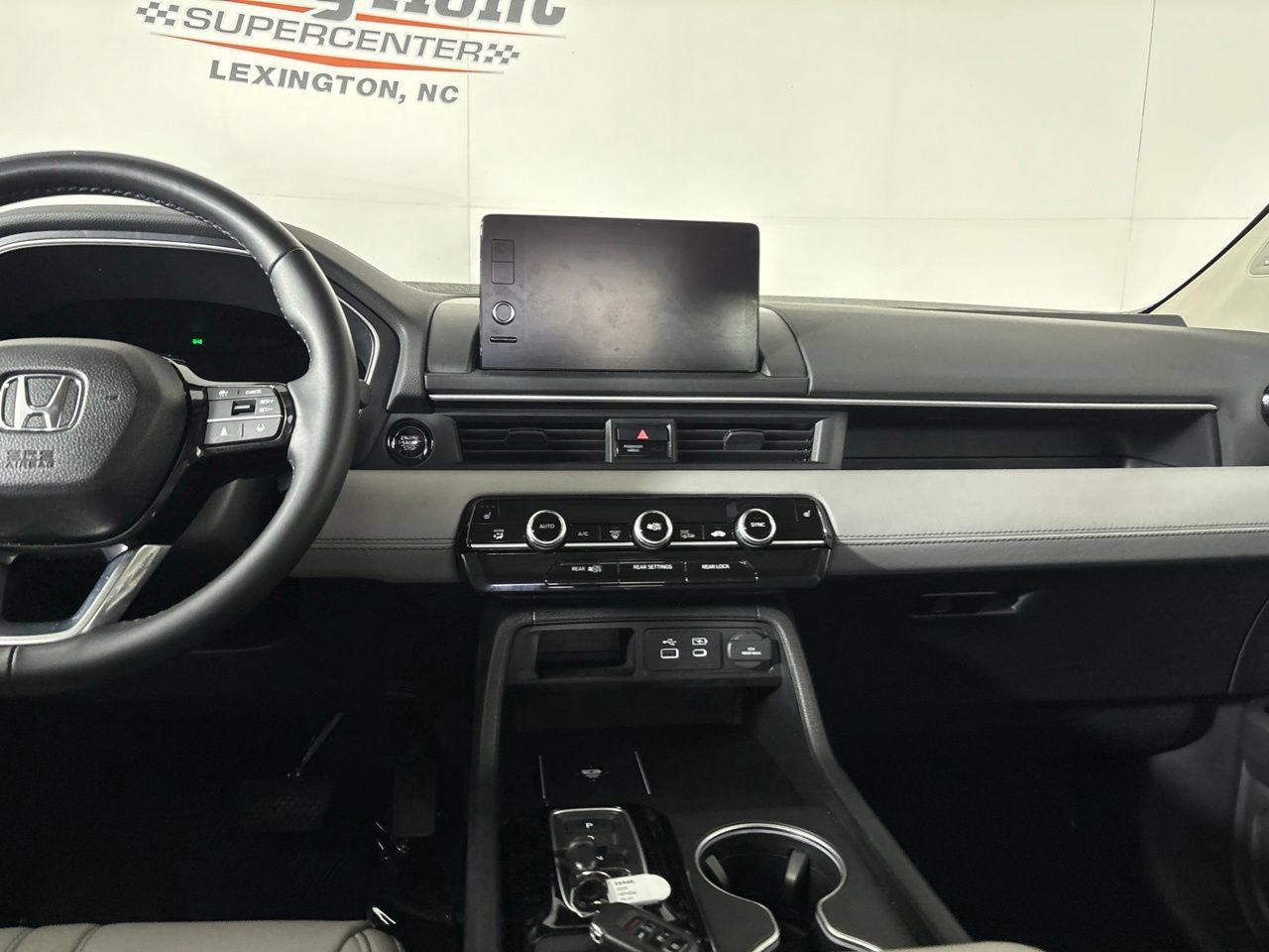 Used 2025 Honda Pilot Touring image 26