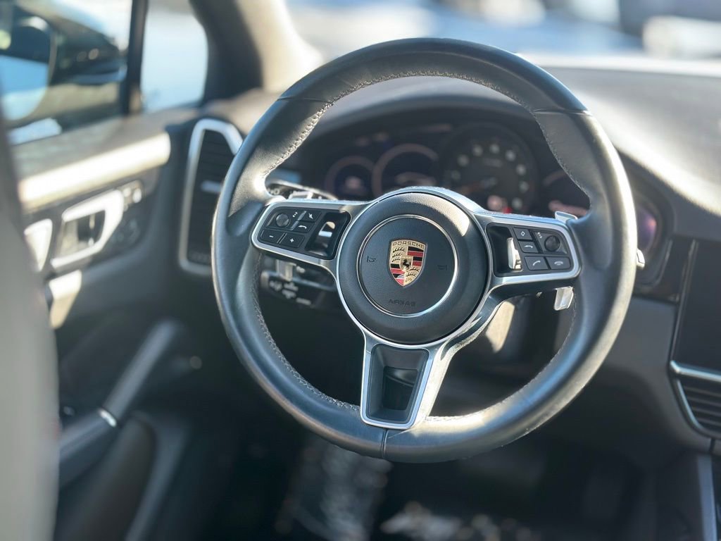 Used 2022 Porsche Cayenne Platinum Edition image 12