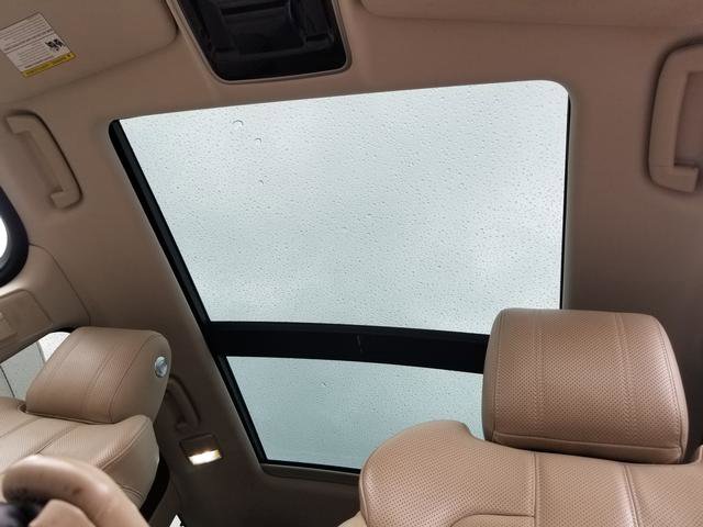 Used 2017 Land Rover Range Rover Sport HSE image 9