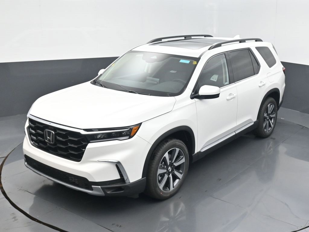 New 2025 Honda Pilot Touring image 9