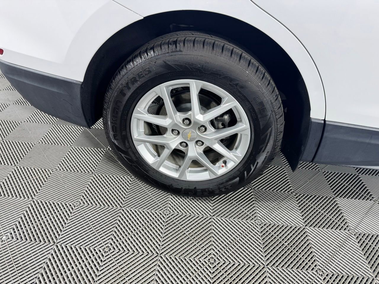 Used 2023 Chevrolet Equinox LT image 33