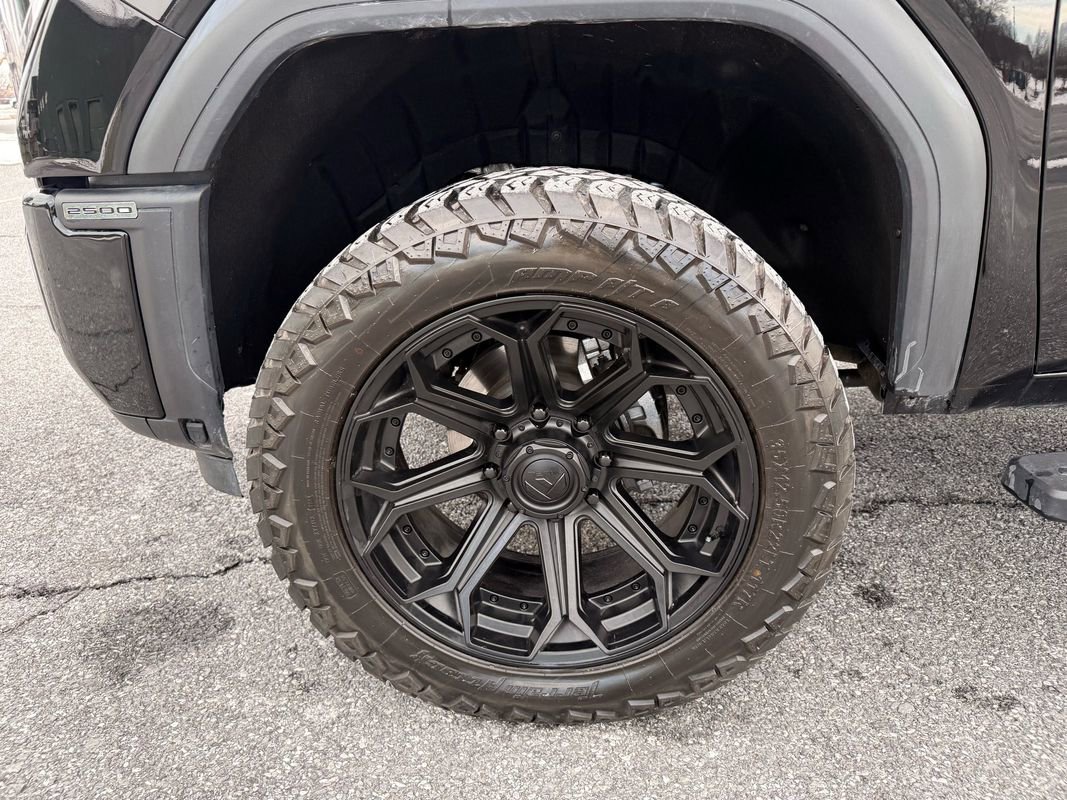 Used 2025 GMC Sierra 2500 Denali image 34