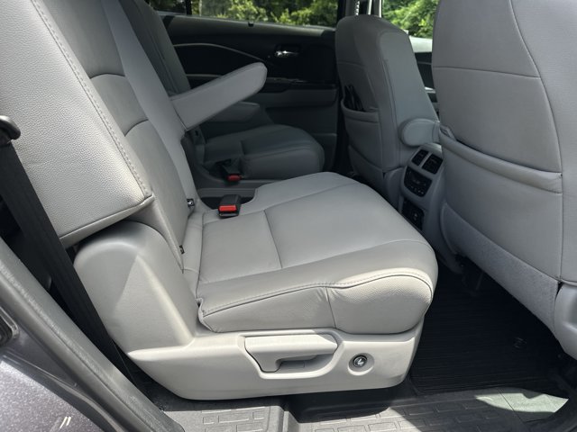 Used 2022 Honda Pilot Touring image 17