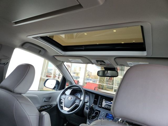 Used 2019 Toyota Sienna XLE Premium image 27
