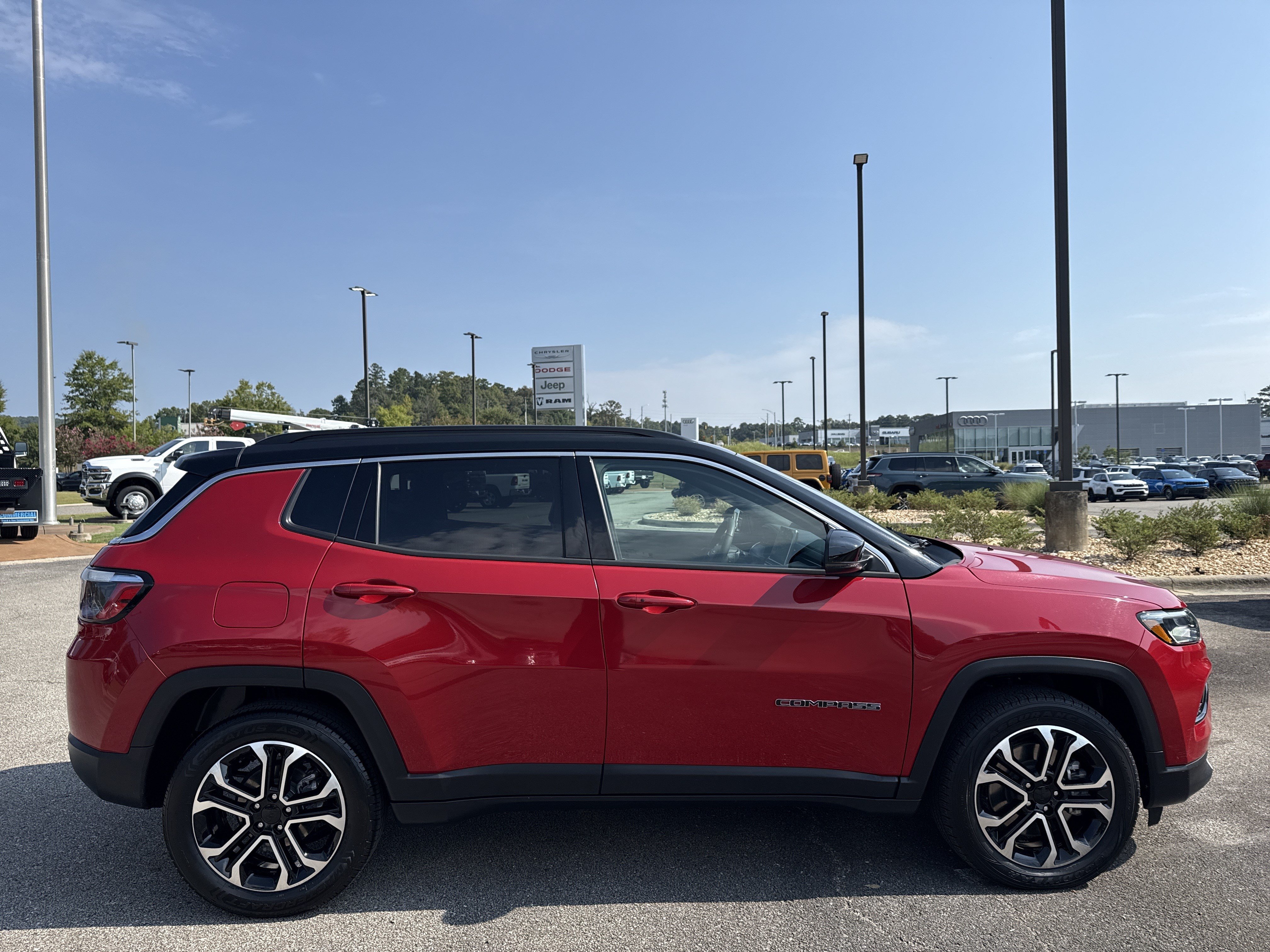 Used 2024 Jeep Compass Limited AWD/4WD image 8