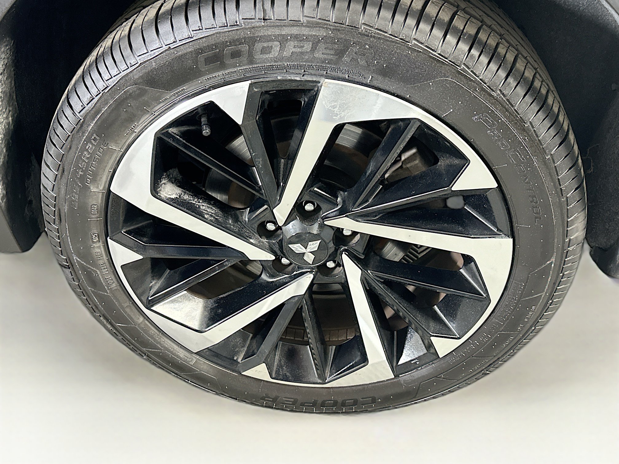 Used 2024 Mitsubishi Outlander SE FWD image 11