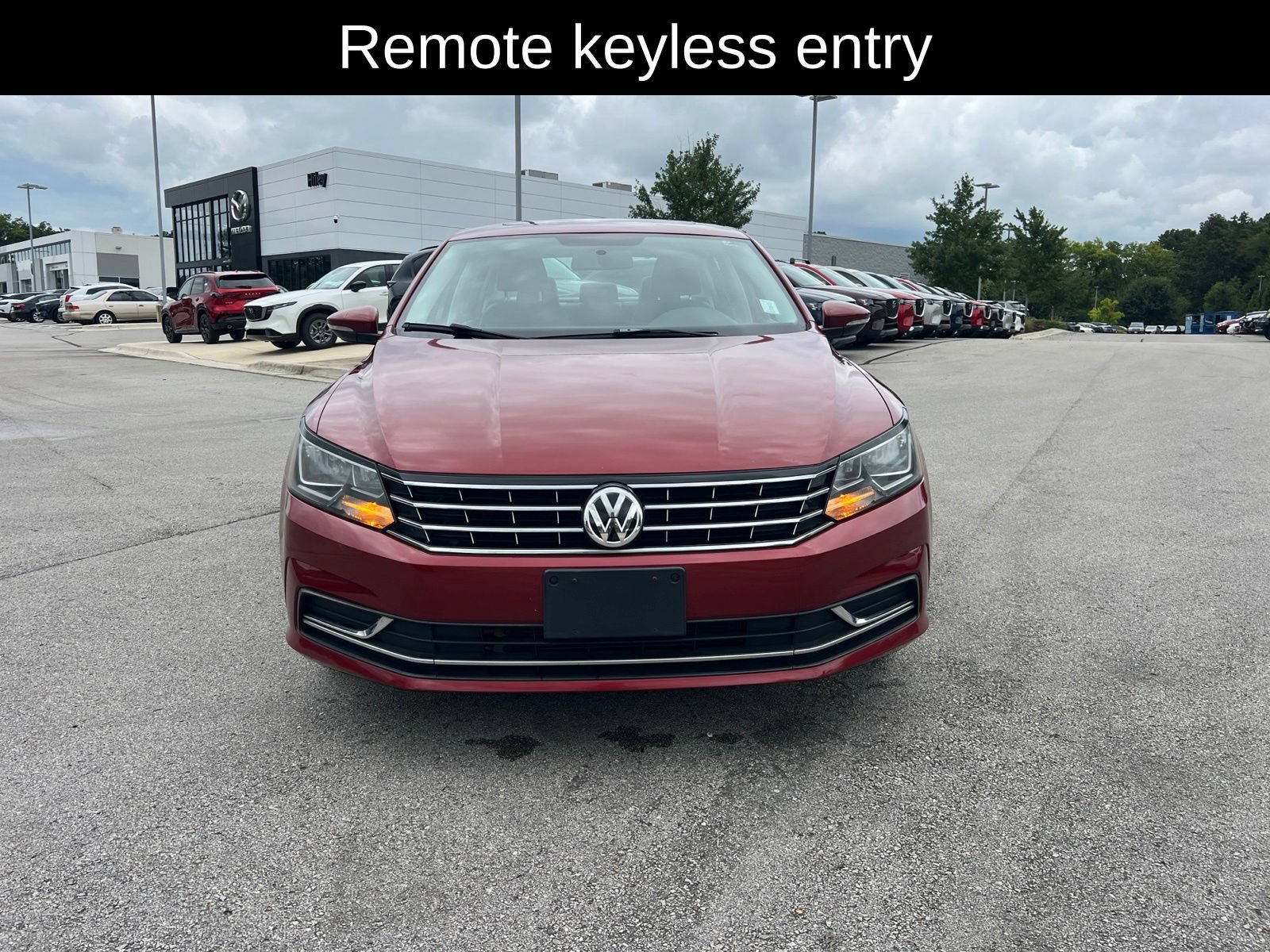 Used 2018 Volkswagen Passat 2.0T SE FWD image 4