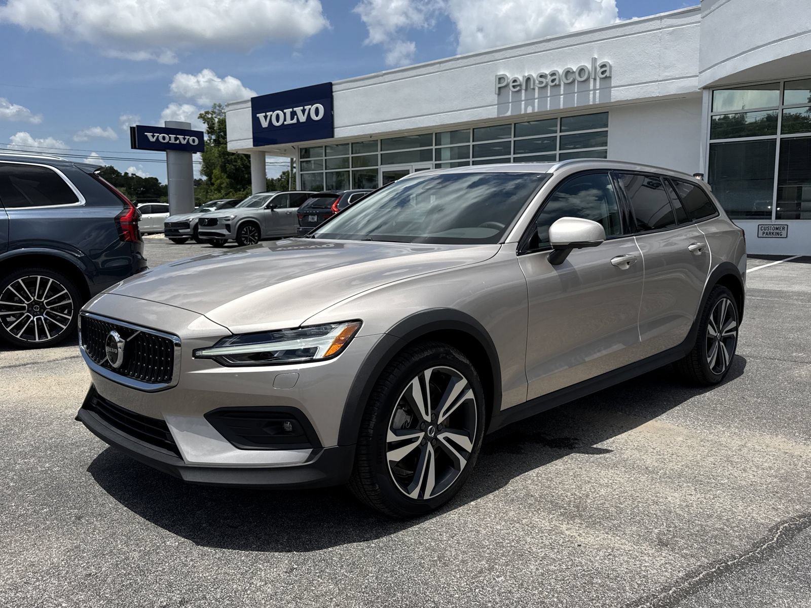 New 2026 Volvo V60 B5 Cross Country Plus w/ Protection Package Premier AWD/4WD image 1