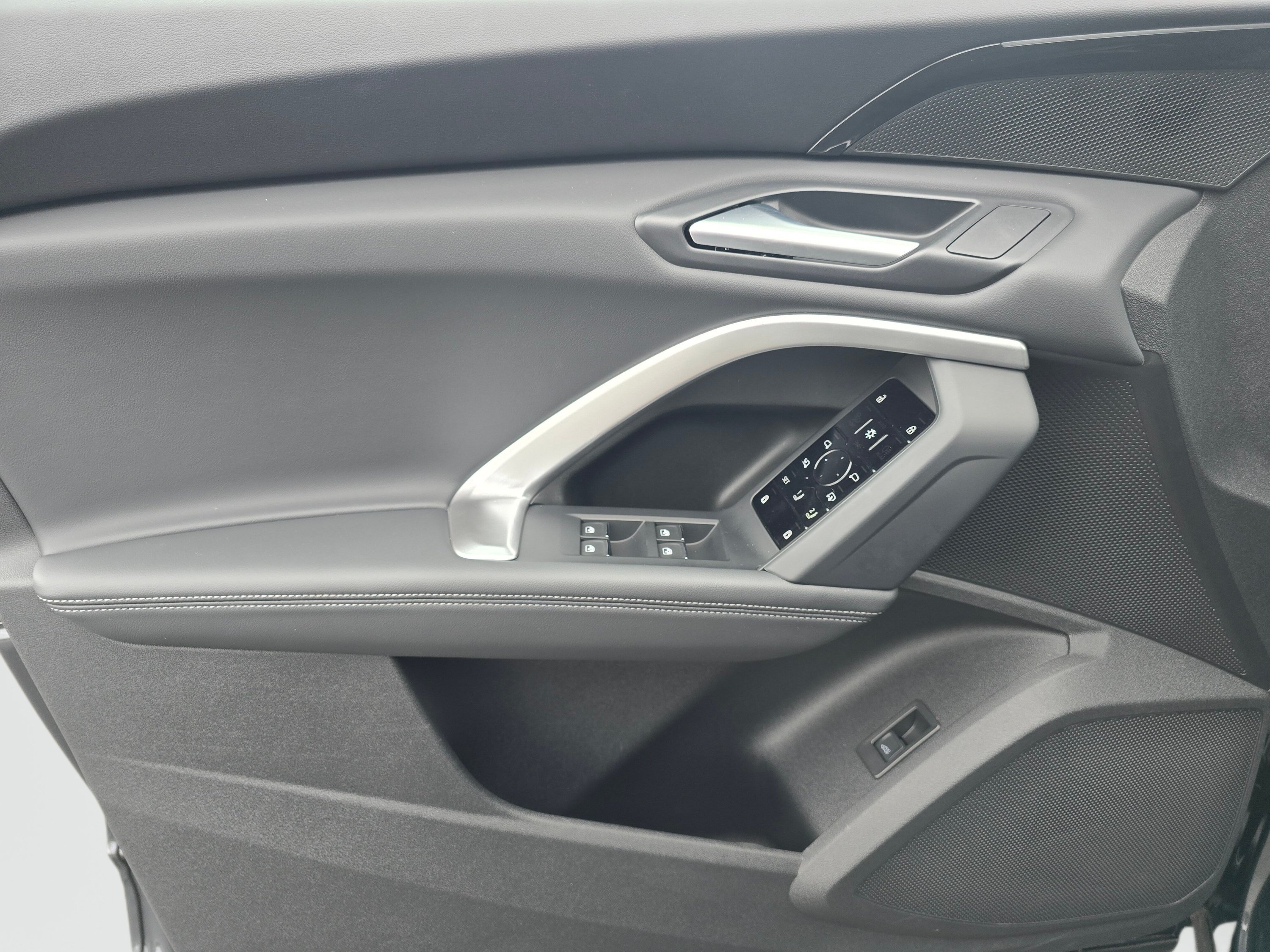 Certified 2025 Audi Q5 Premium AWD/4WD image 16