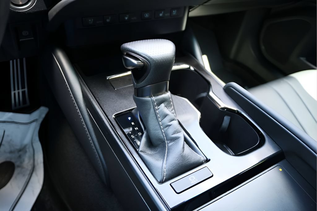 Used 2024 Lexus ES 350 F Sport w/ Accessory Package (Z2) FWD image 25