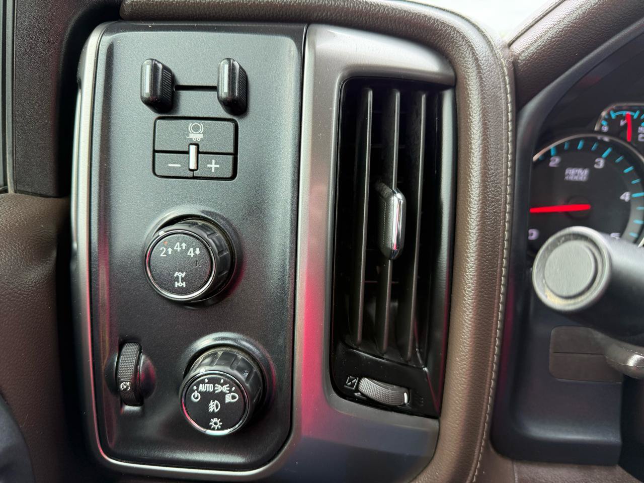 Used 2019 Chevrolet Silverado 3500 LTZ w/ Duramax Plus Package AWD/4WD image 30