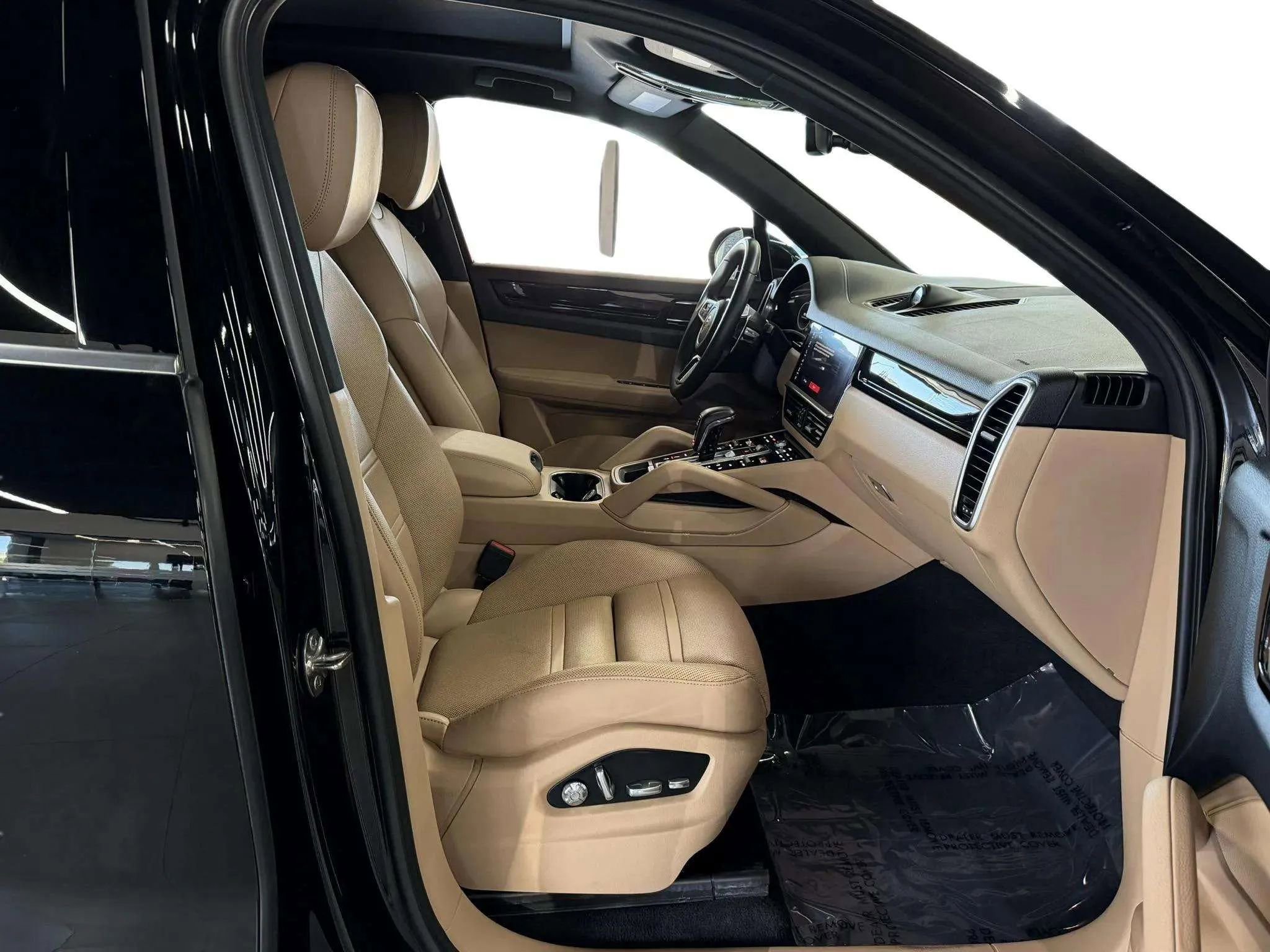 Used 2019 Porsche Cayenne S image 13