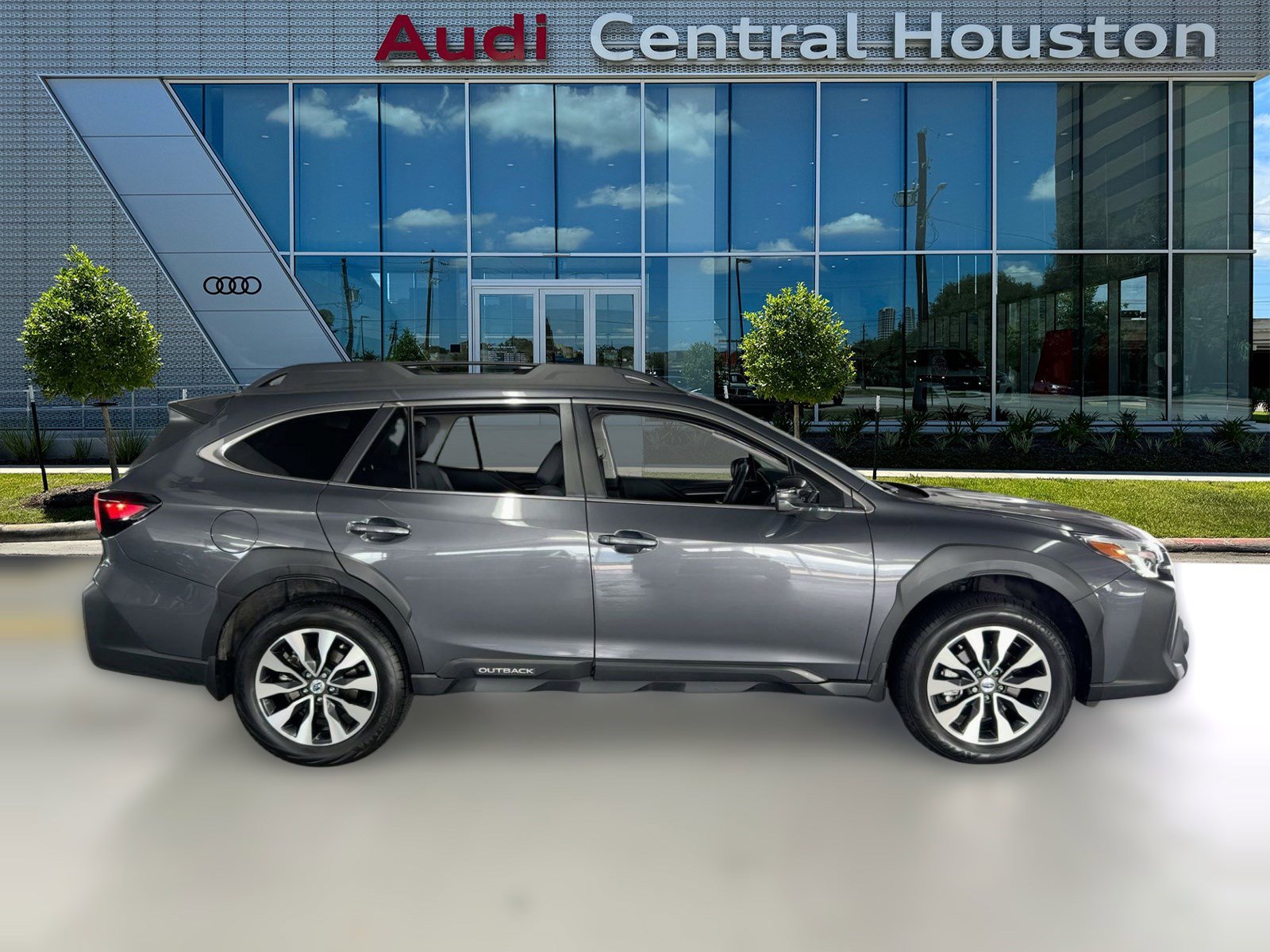 Used 2023 Subaru Outback Limited image 8
