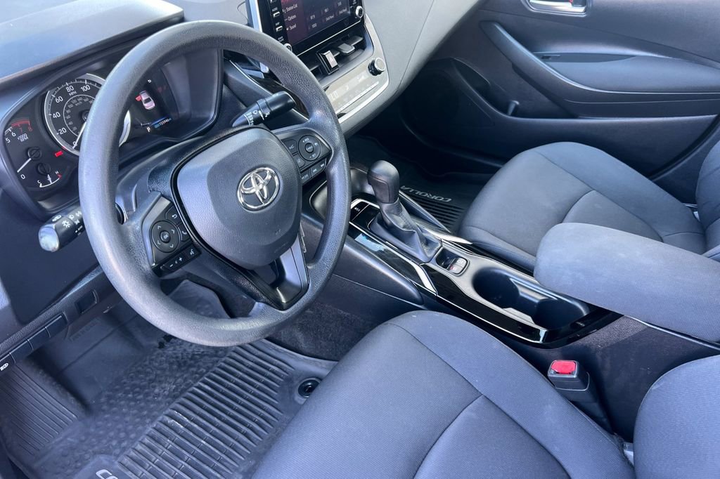 Used 2020 Toyota Corolla LE FWD image 12