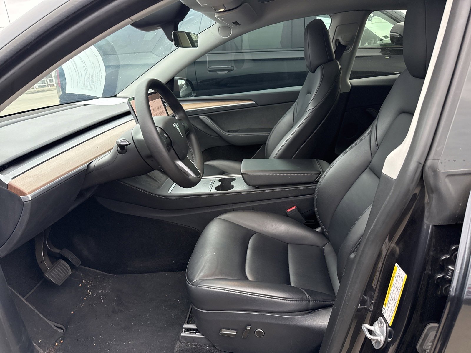 Used 2024 Tesla Model Y 2WD image 5