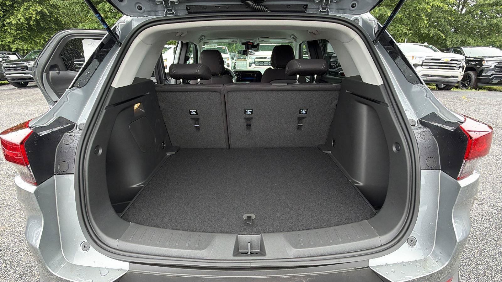 New 2026 Chevrolet TrailBlazer LT w/ Midnight Edition FWD image 13