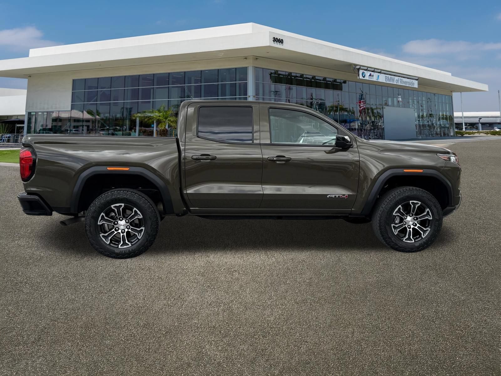 Used 2023 GMC Canyon AT4 w/ AT4 Premium Package AWD/4WD image 12