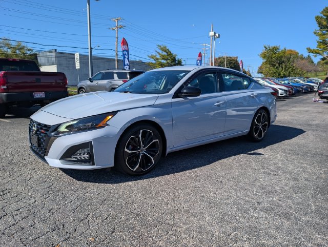 Used 2023 Nissan Altima 2.5 SR FWD image 7