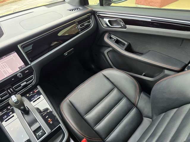 Used 2023 Porsche Macan Turbo AWD/4WD image 24