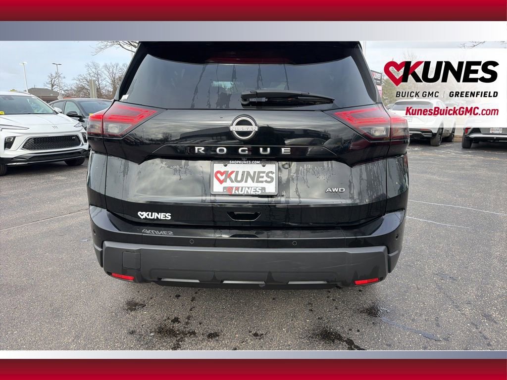 Used 2024 Nissan Rogue S image 6