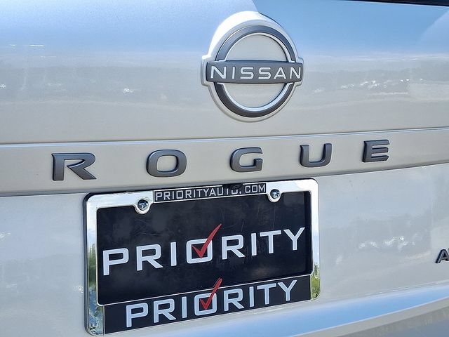 Used 2025 Nissan Rogue SV AWD/4WD image 29