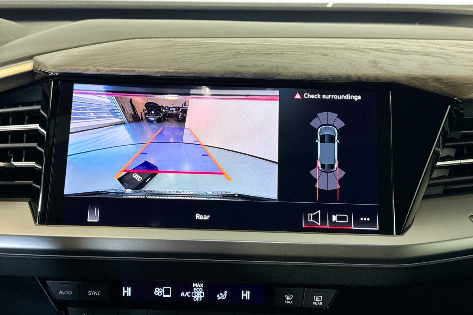 Used 2025 Audi Q4 e-tron Premium w/ Convenience Package image 14