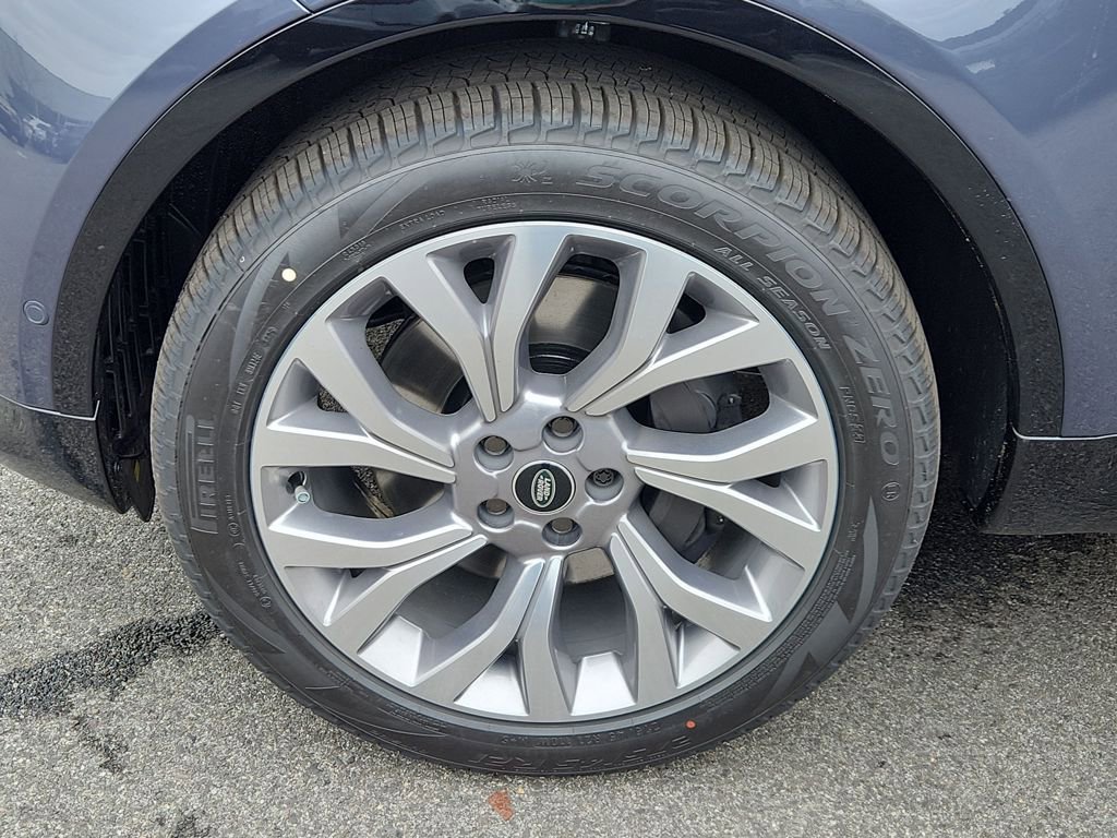 New 2026 Land Rover Discovery Limited Edition AWD/4WD image 9