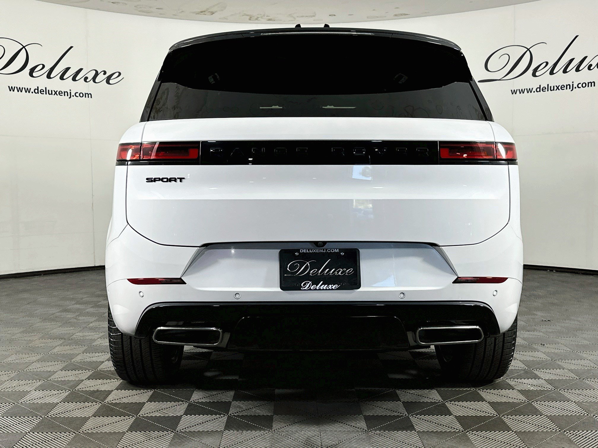 Used 2024 Land Rover Range Rover Sport Dynamic SE AWD/4WD image 5