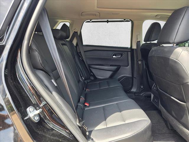 Used 2024 Nissan Rogue SV w/ SV Premium Package FWD image 20