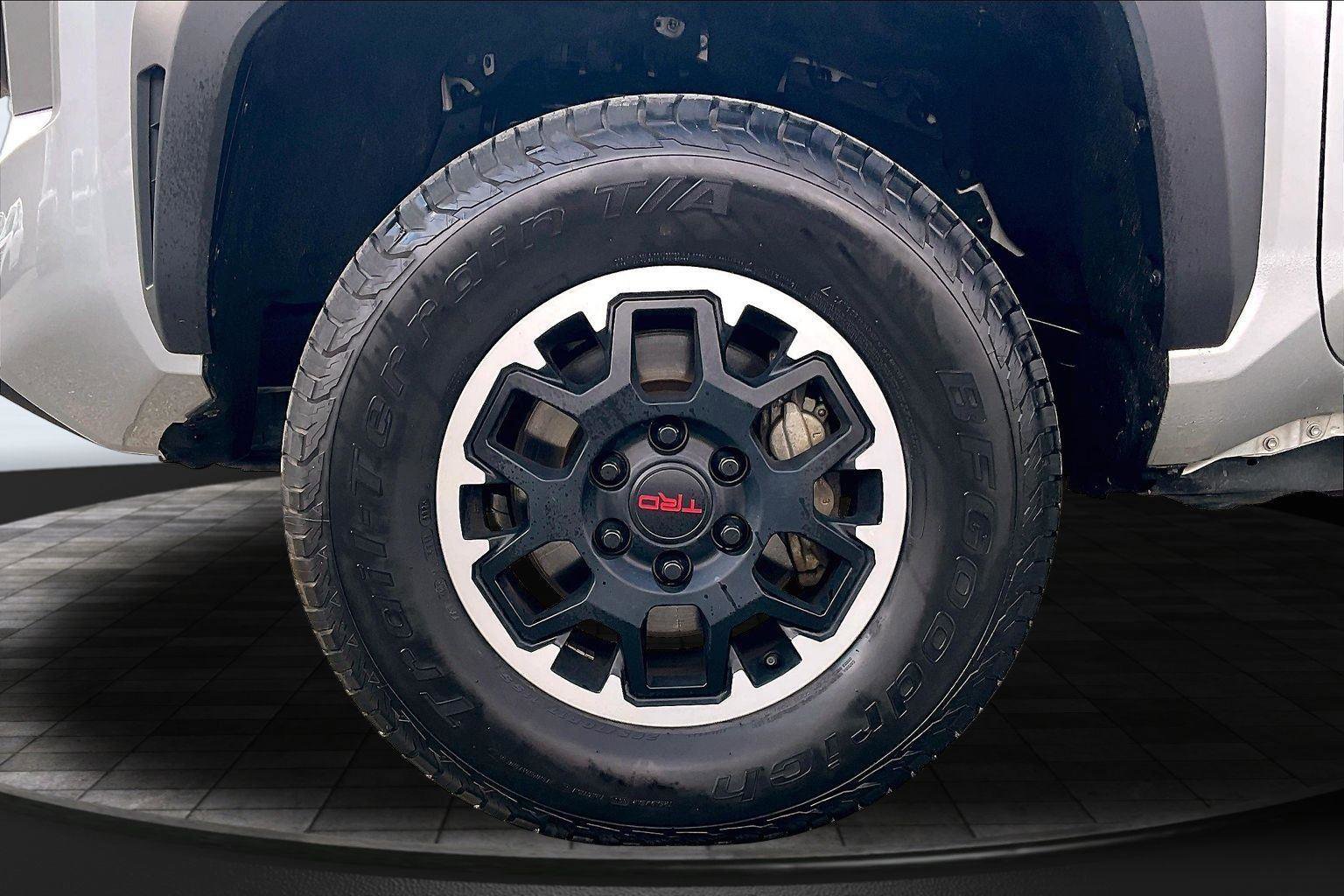 Used 2024 Toyota Tacoma TRD Off-Road image 10