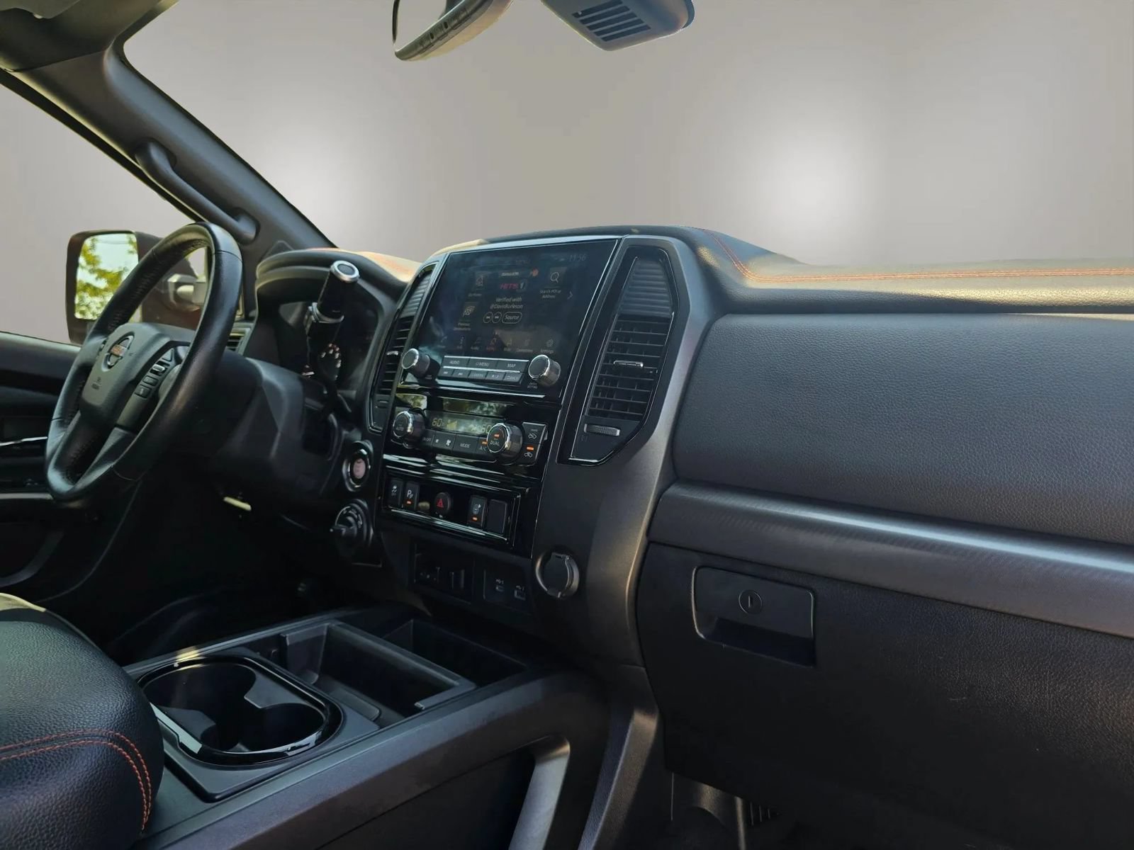 Used 2020 Nissan Titan PRO-4X AWD/4WD image 22
