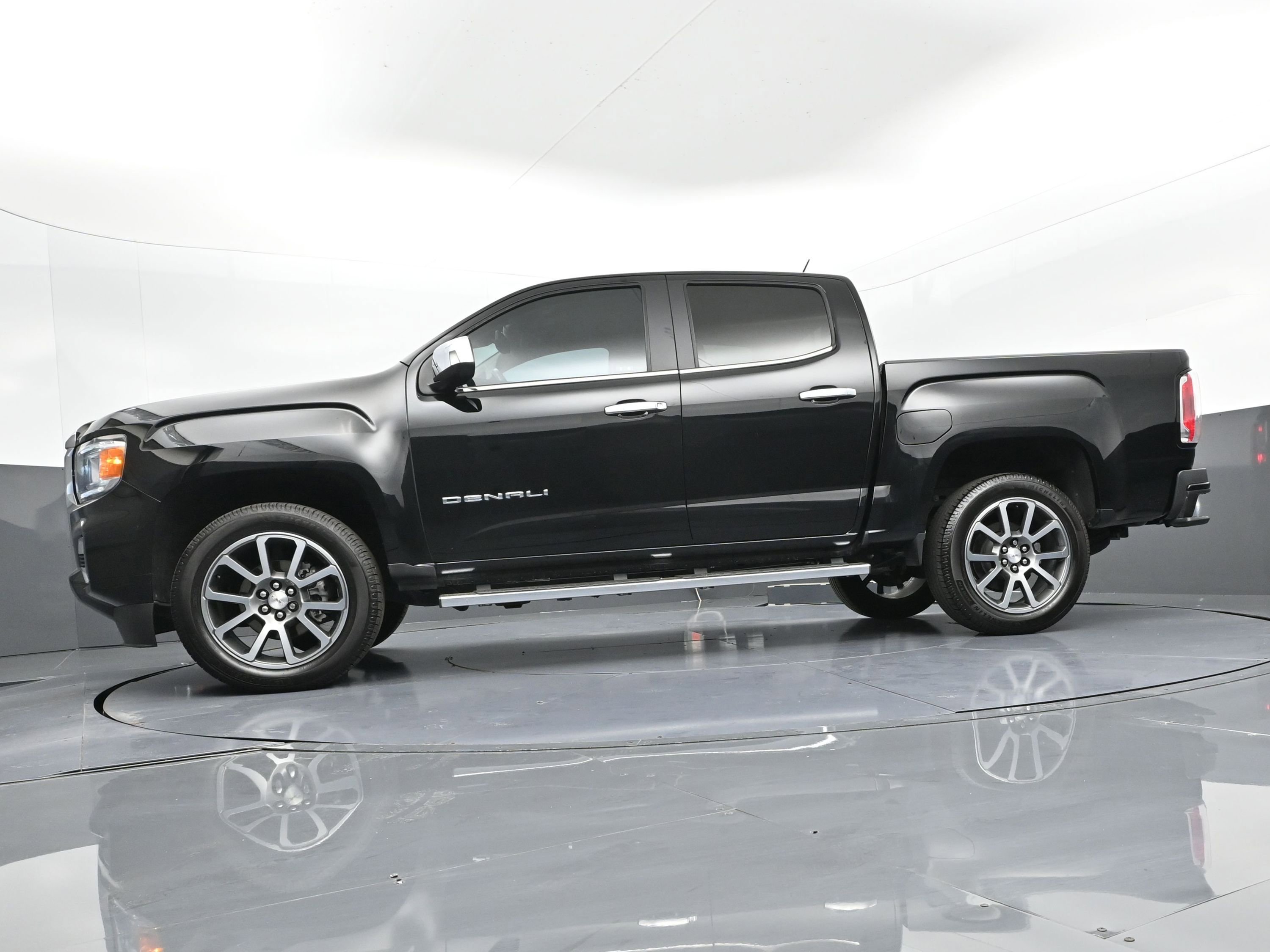 Used 2022 GMC Canyon Denali image 30