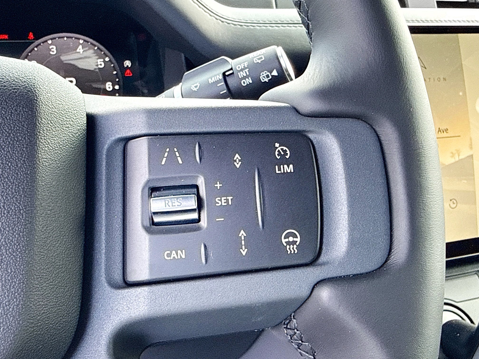 New 2026 Land Rover Defender 130 X-Dynamic SE AWD/4WD image 39
