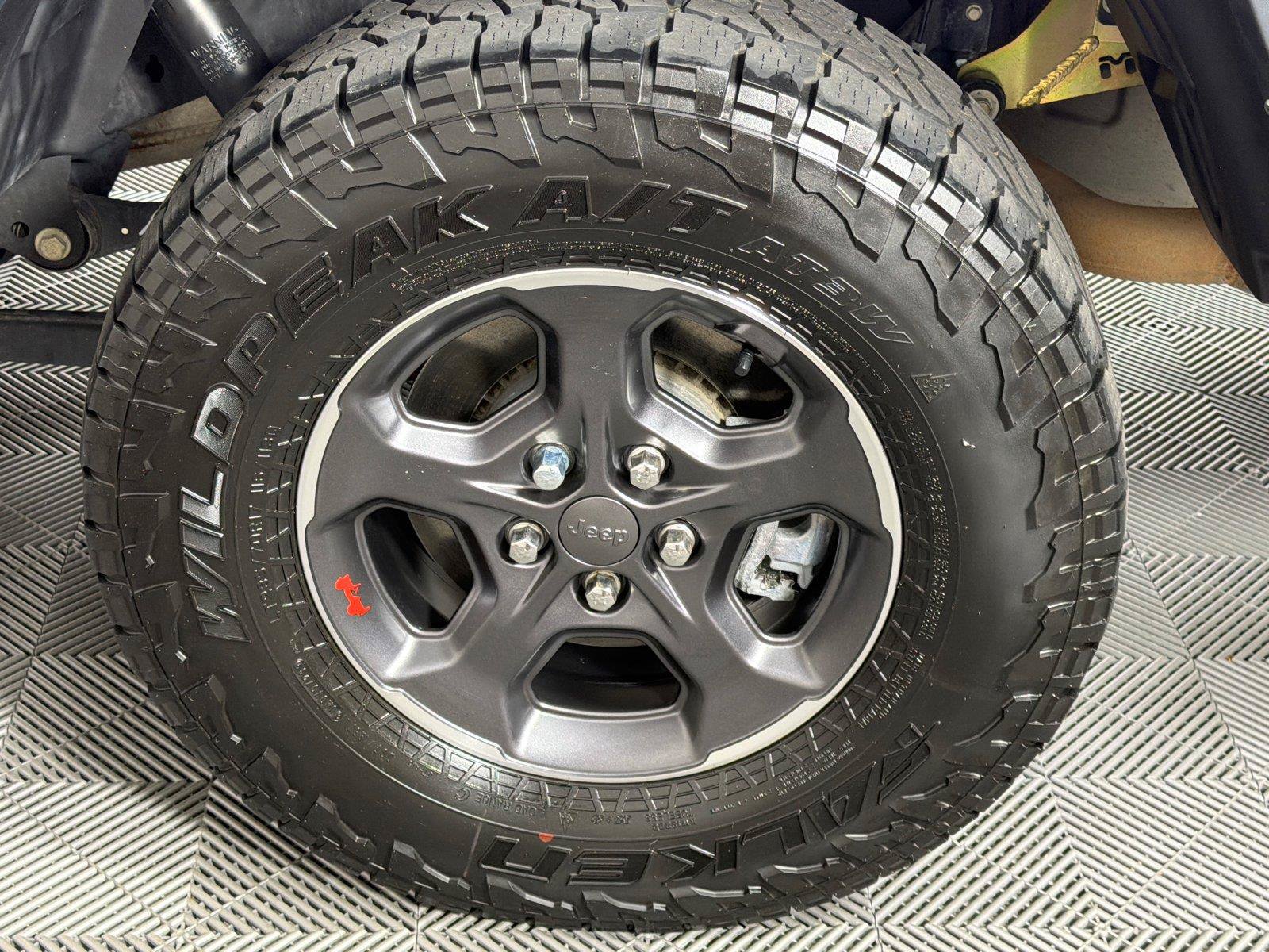 Used 2023 Jeep Gladiator Rubicon w/ LED Lighting Group AWD/4WD image 19