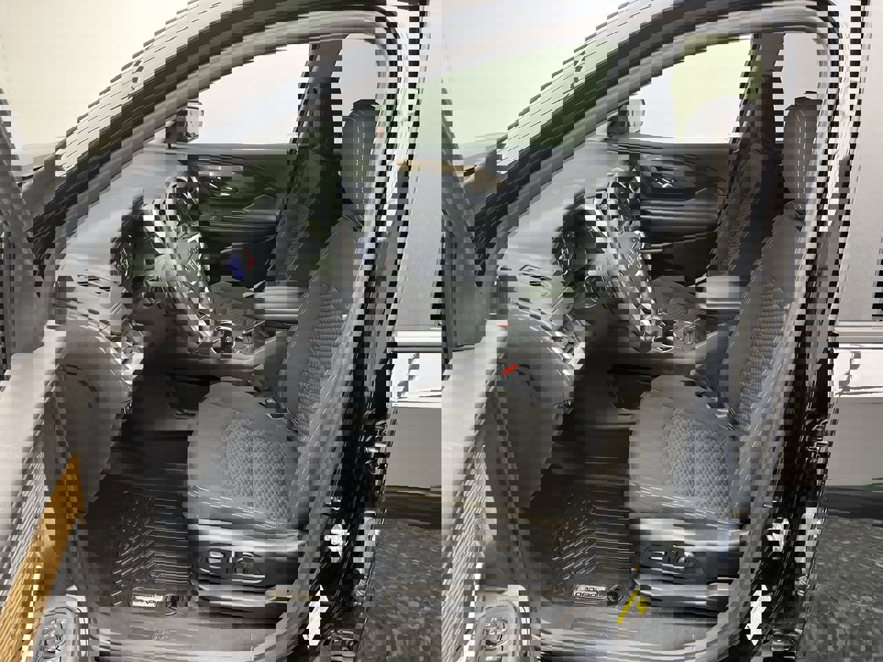 Used 2021 GMC Terrain SLE w/ Driver Convenience Package video 3