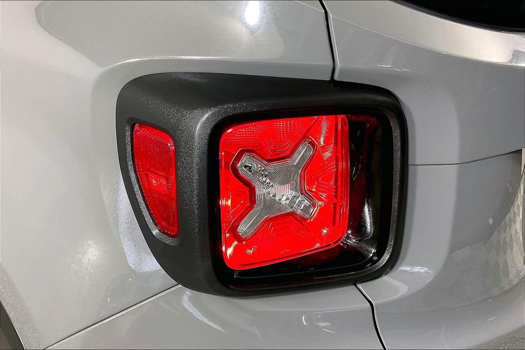 Used 2020 Jeep Renegade Latitude image 28