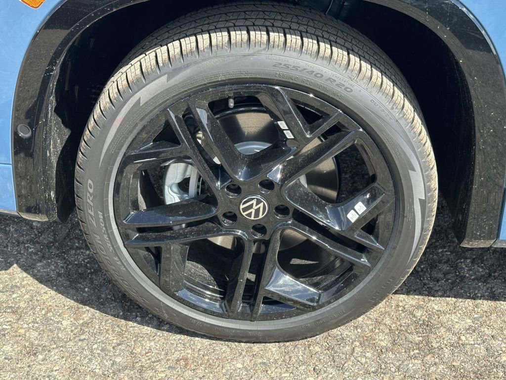 New 2026 Volkswagen Tiguan SE R-Line AWD/4WD image 7